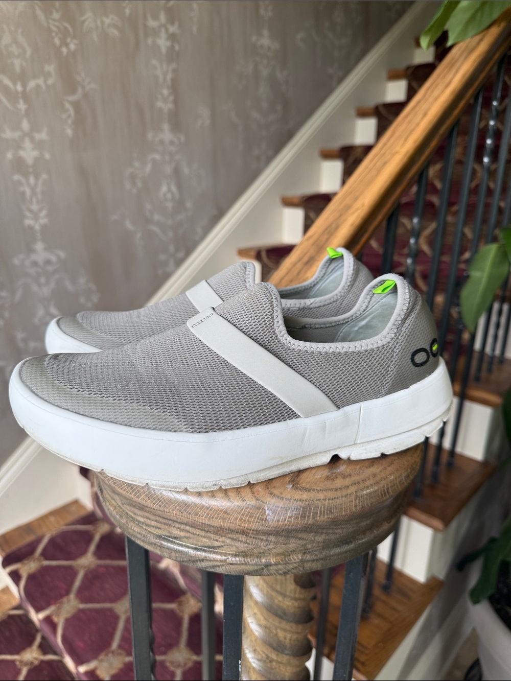 OOFOS good condition women’s size 10
